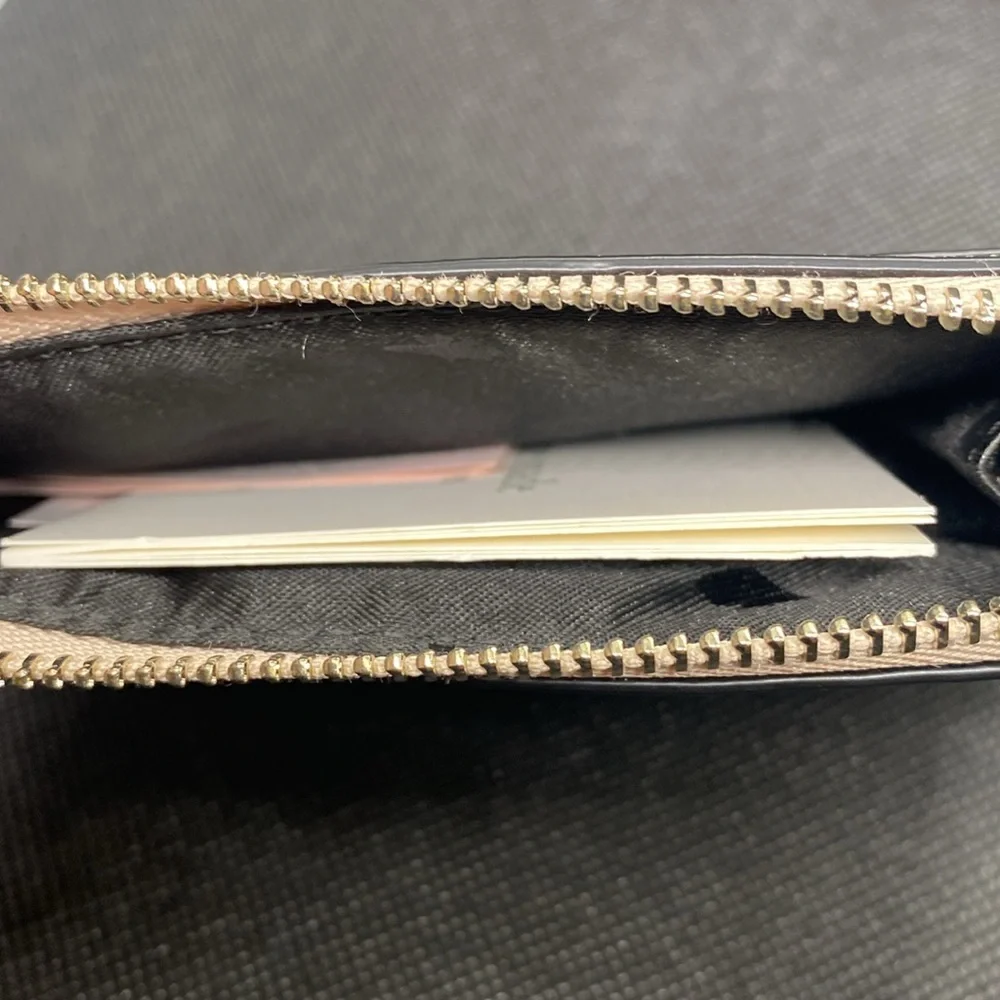 ♠️KATE SPADE♠️Cameron Warm Beige/Black Medium L-Zip Card Holder/NWT